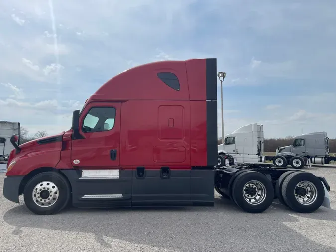 2020 FREIGHTLINER CASCADIA 126