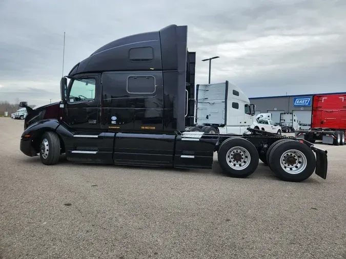 2022 VOLVO VNL64T860