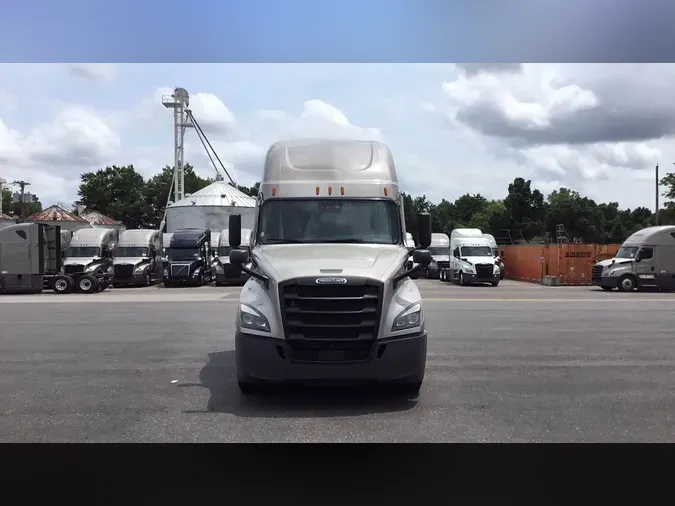 2023 Freightliner Cascadia 126