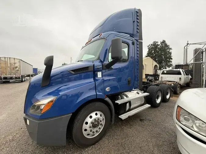 2021 FREIGHTLINER CASCADIA 116