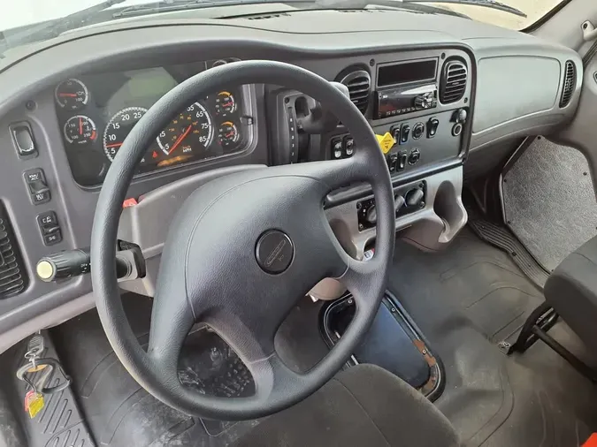 2020 FREIGHTLINER/MERCEDES M2 106