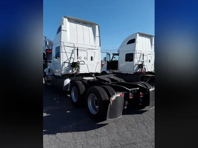 2020 NAVISTAR INTERNATIONAL LT625 SLPR CAB