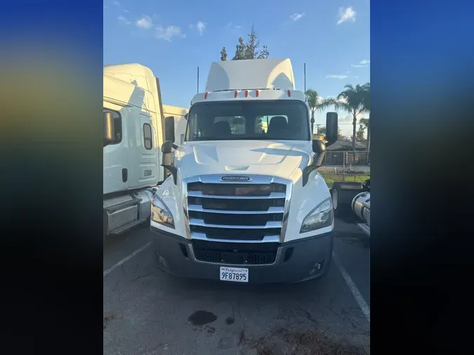 2020 FREIGHTLINER/MERCEDES NEW CASCADIA 11612e7762796e35afa4c086f8b9643af58