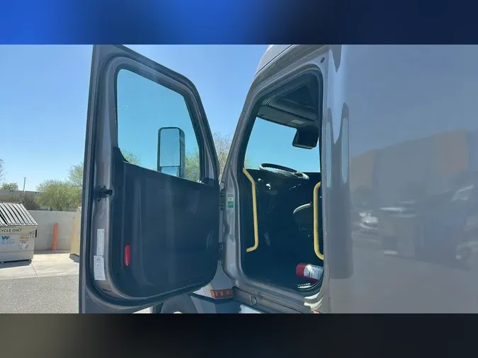 2024 Freightliner Cascadia 126