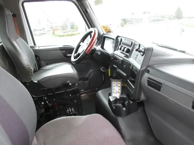 2019 INTERNATIONAL HV613