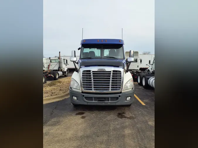2019 FREIGHTLINER/MERCEDES CASCADIA 125