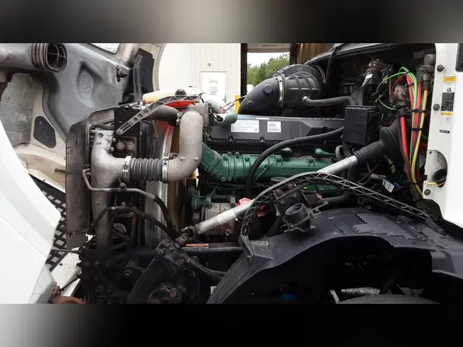 2018 Volvo VNL300