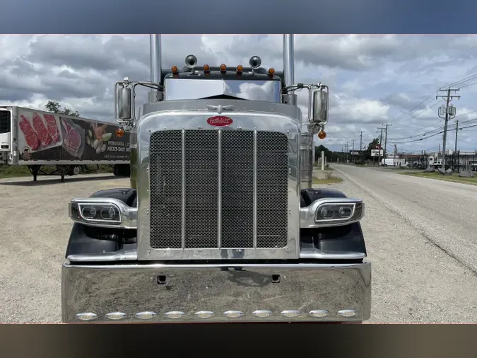 2020 Peterbilt 389