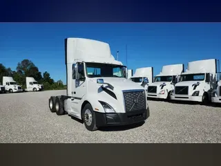 2019 Volvo VNL300