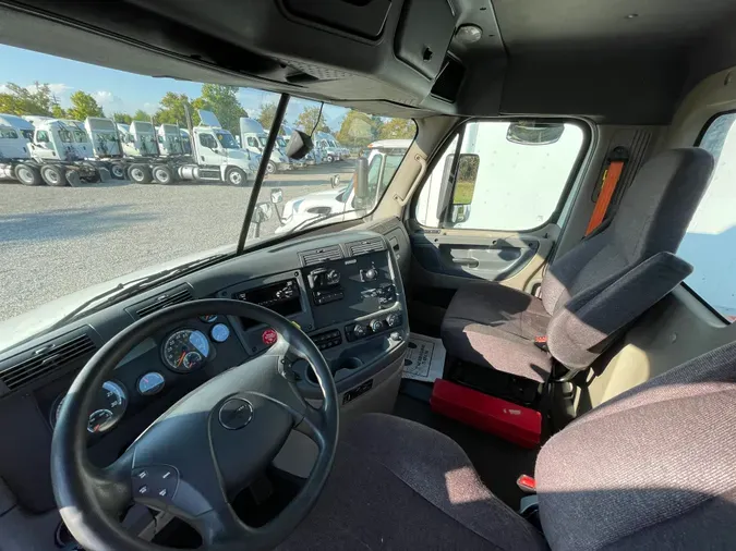 2018 FREIGHTLINER/MERCEDES CASCADIA 113