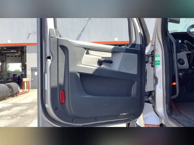 2022 Freightliner Cascadia 126