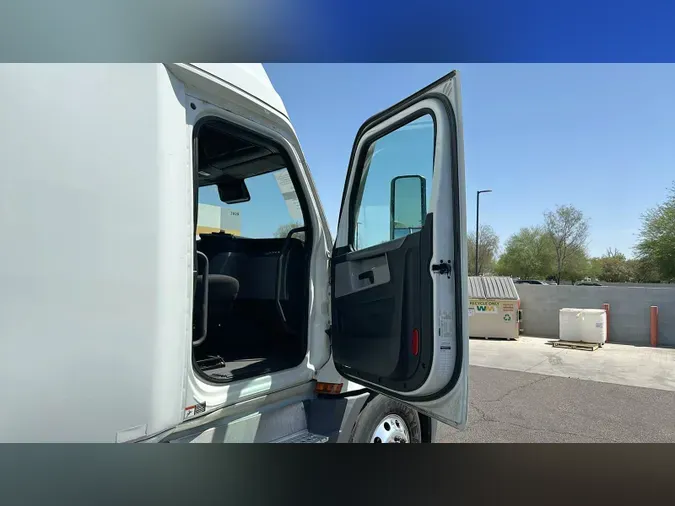 2022 Freightliner Cascadia 126