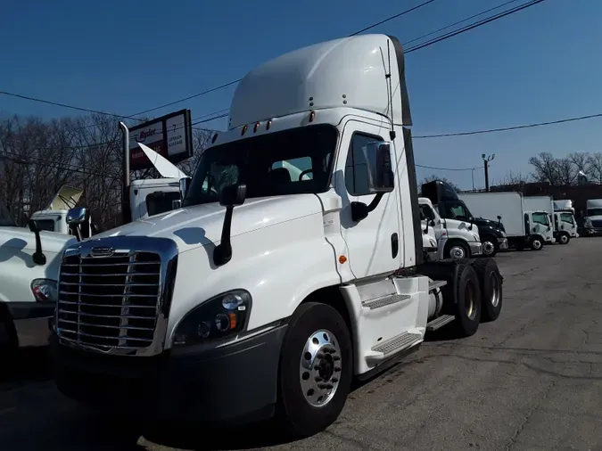 2017 FREIGHTLINER/MERCEDES CASCADIA 12512f8133f93c2395640db3c3dca922ac5