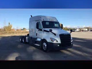 2021 Freightliner Cascadia 126
