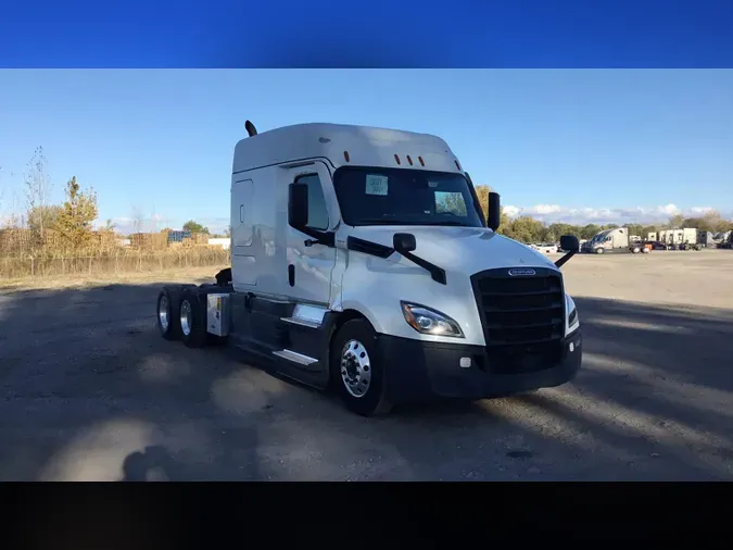 2021 Freightliner Cascadia 12612fc64567c550bc1718950277902abe0