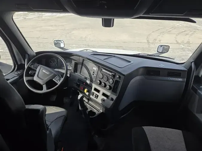 2020 FREIGHTLINER CA126