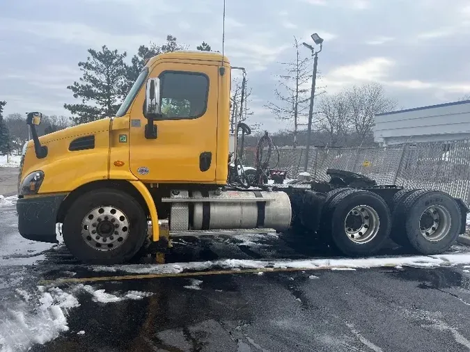 2018 Freightliner X11364ST