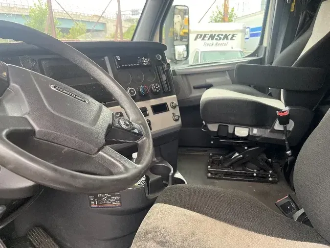 2018 Freightliner T12664ST