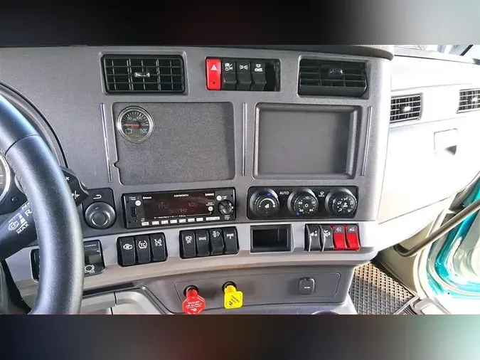 2021 KENWORTH T680