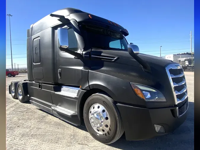 2020 Freightliner Cascadia 126130867ed8f70e0236e41ae764bfa7b31