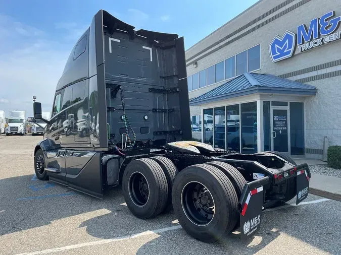 2026 VOLVO VNL64T860