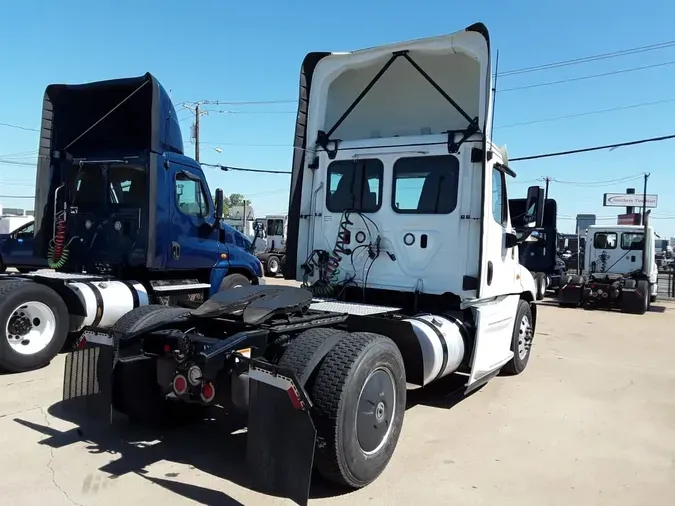 2019 FREIGHTLINER/MERCEDES CASCADIA 125