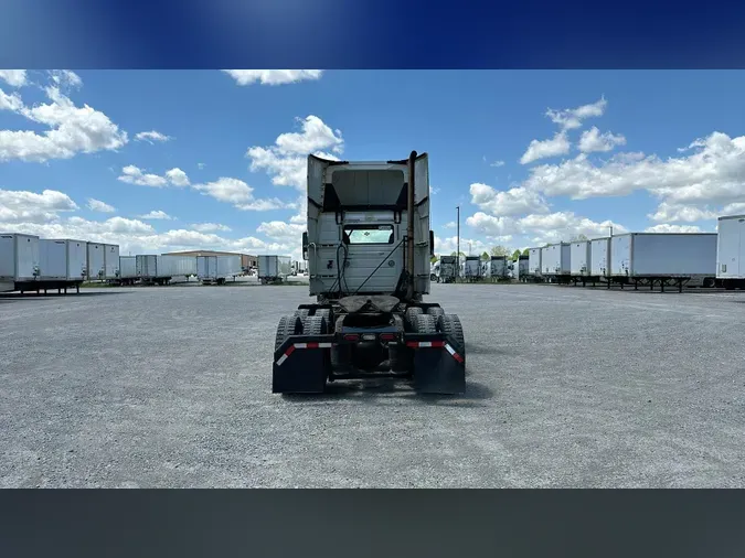 2016 Volvo VNL300