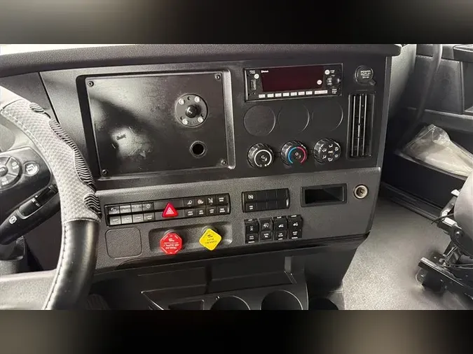 2023 FREIGHTLINER CA126