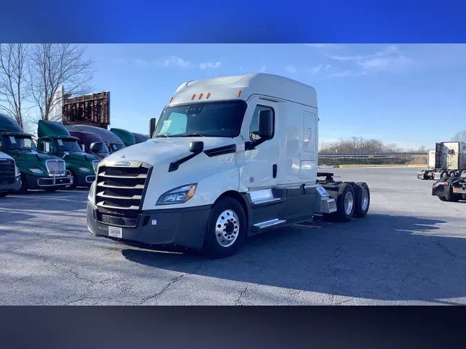 2021 Freightliner Cascadia 126