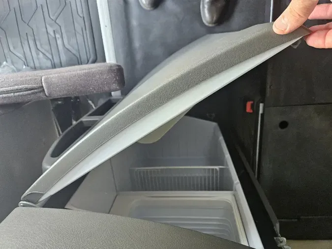 2023 VOLVO VNL64T860
