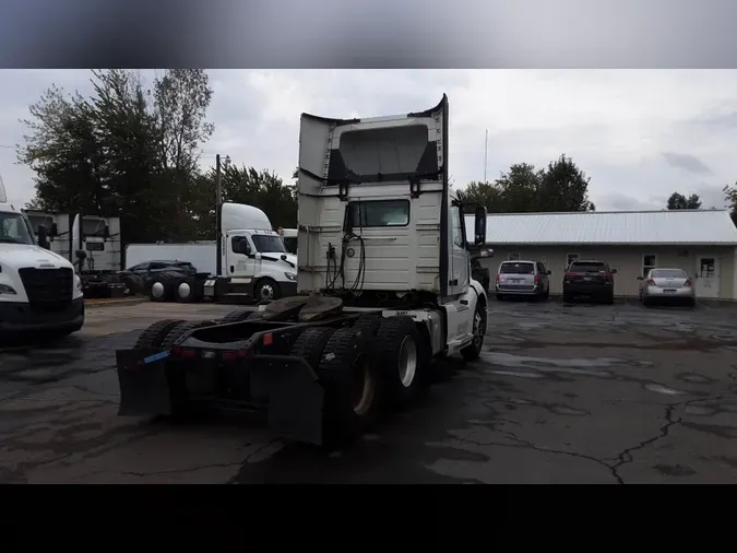 2019 Volvo VNL300