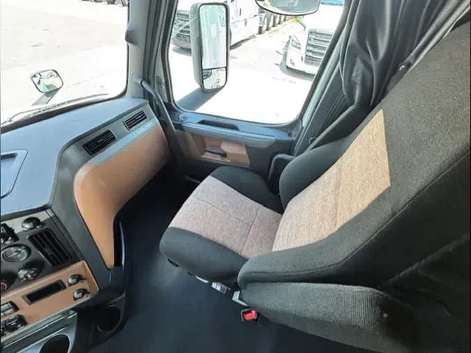 2022 Freightliner Cascadia 126