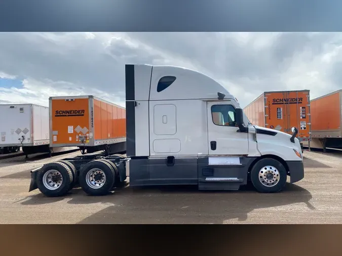 2022 Freightliner Cascadia 126