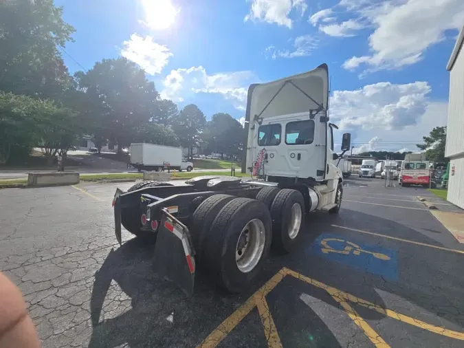 2019 FREIGHTLINER/MERCEDES CASCADIA 125131e6a77e2e5ef5224fd6482b4d0991e