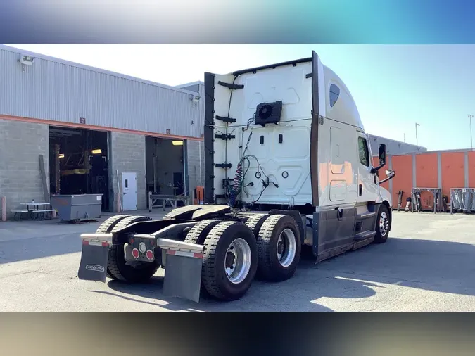 2022 Freightliner Cascadia 126131f1b782ab1ee0dd1ed139c75a5964f