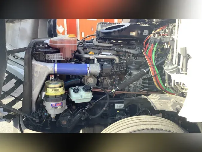 2021 Freightliner Cascadia 126