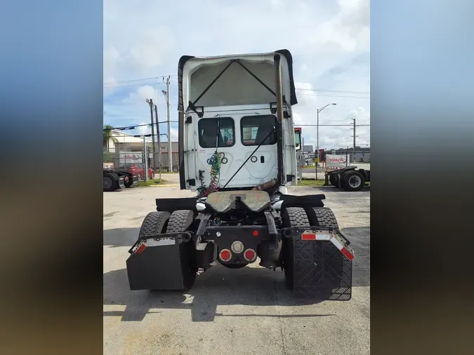 2019 FREIGHTLINER/MERCEDES CASCADIA 125