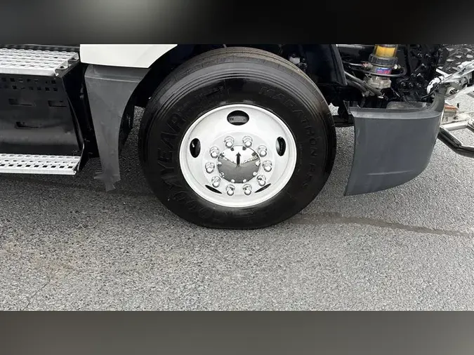 2019 VOLVO VNL760