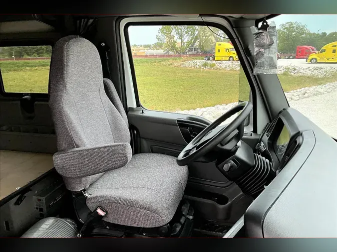 2022 INT LT625 6x4