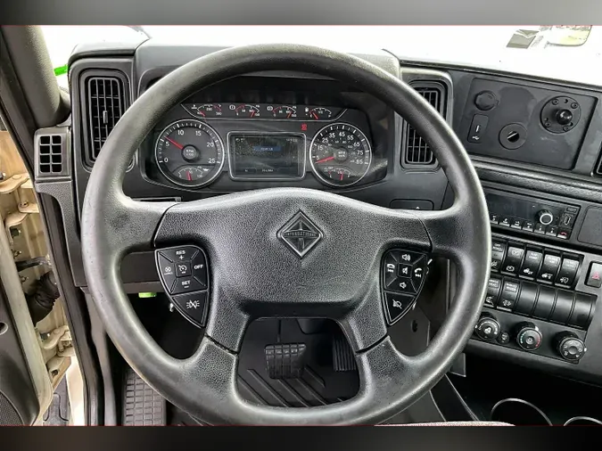 2022 INT LT625 6x4
