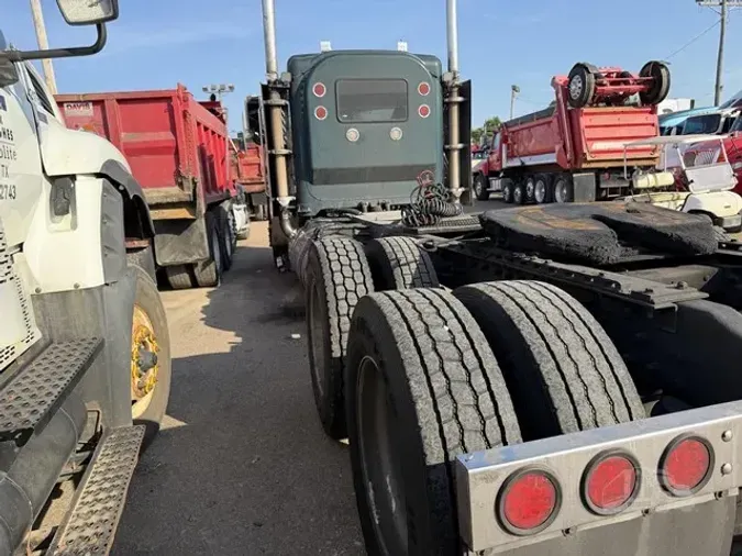 2001 PETERBILT 379EXHD1329bd731e5e0245ab38ae7a81e71ae2