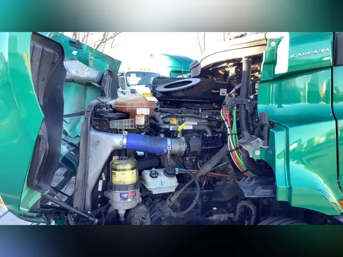 2020 Freightliner Cascadia 126