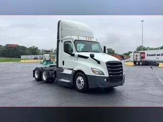 2020 Freightliner Cascadia 126