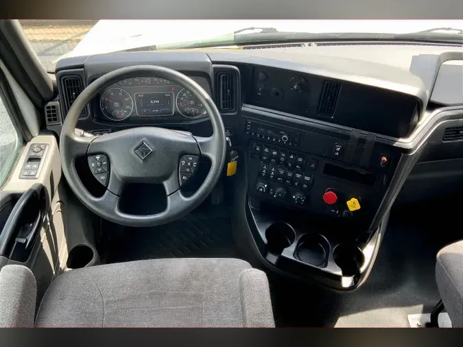 2022 INT LT625 6x4