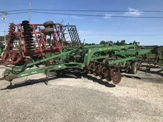 2001 John Deere 2700