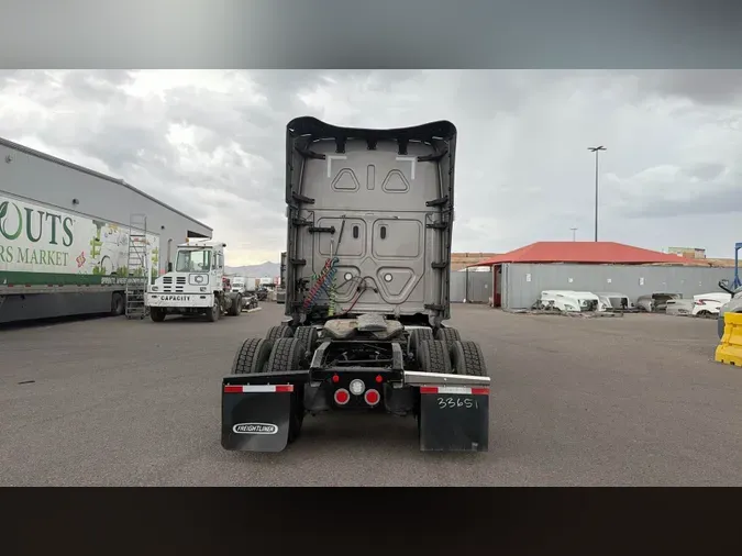 2025 Freightliner Cascadia 126
