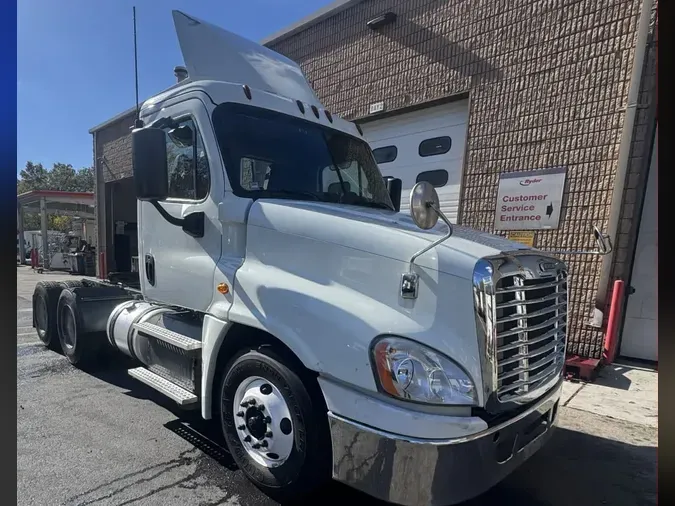 2018 FREIGHTLINER/MERCEDES CASCADIA 125