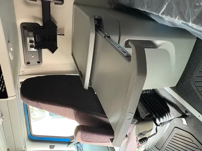 2026 Volvo VNL