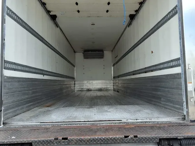 2019 FREIGHTLINER/MERCEDES M2 106