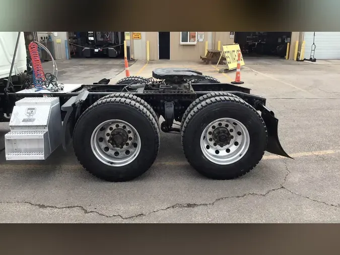 2020 Freightliner Cascadia 126